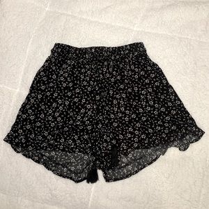 Rue21 Black&White Floral Flowy Shorts